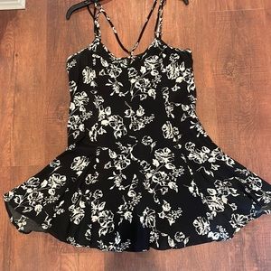 Like new, very cute, black and white floral, sundress.